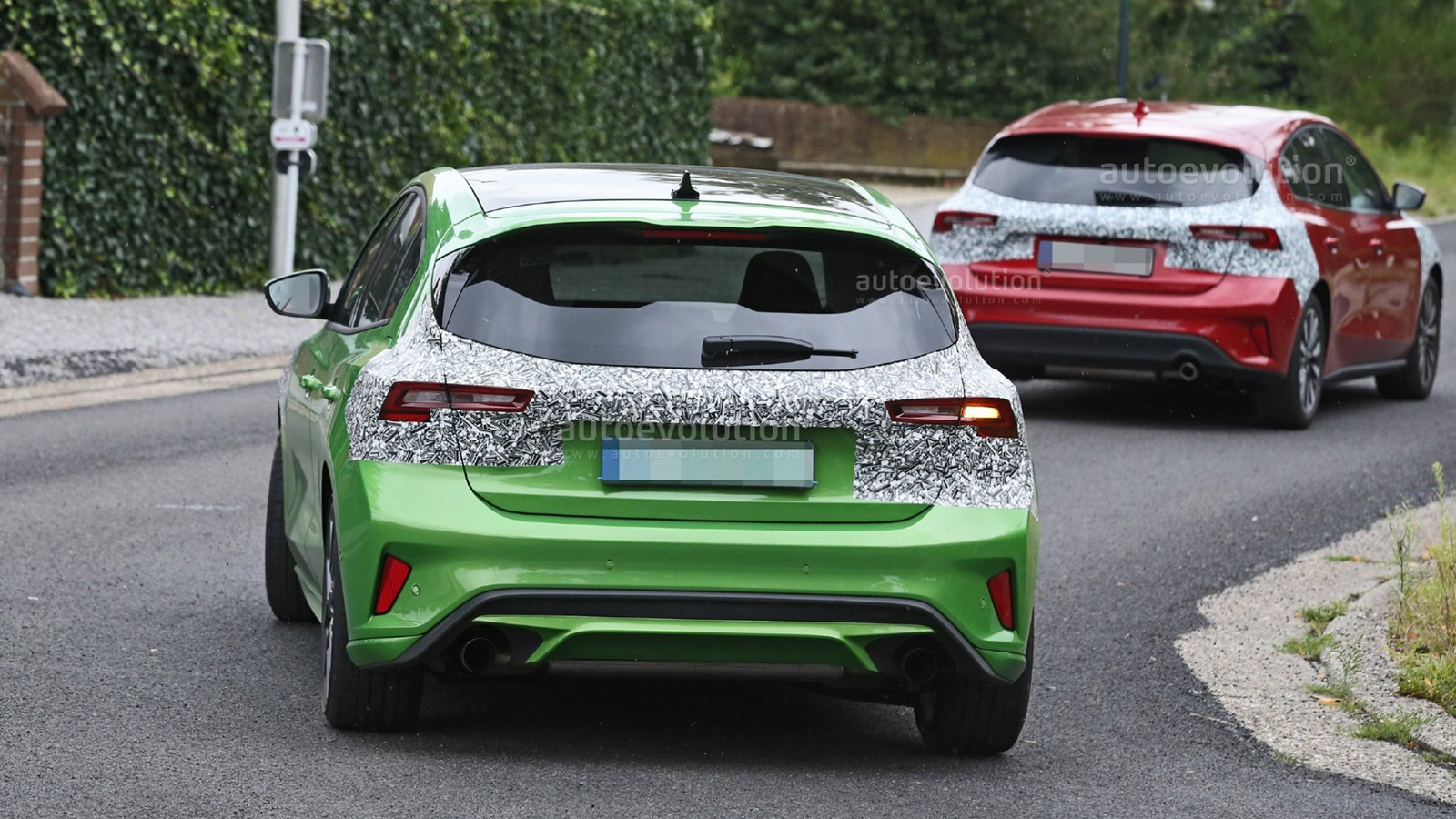 Σε κοινές δοκιμές τα ανανεωμένα Ford Focus και Focus ST